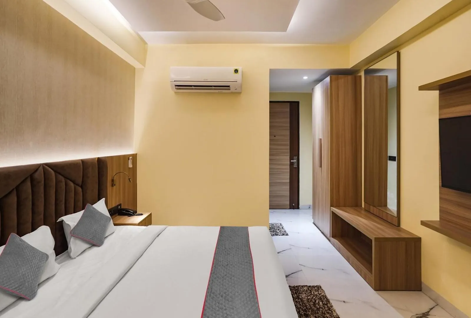Hotel Clayton New Delhi