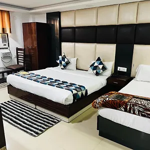 Le Mount Plaza Near Igi Airport Delhi Hotel