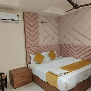 Nova Near Delhi Airport **** New Delhi